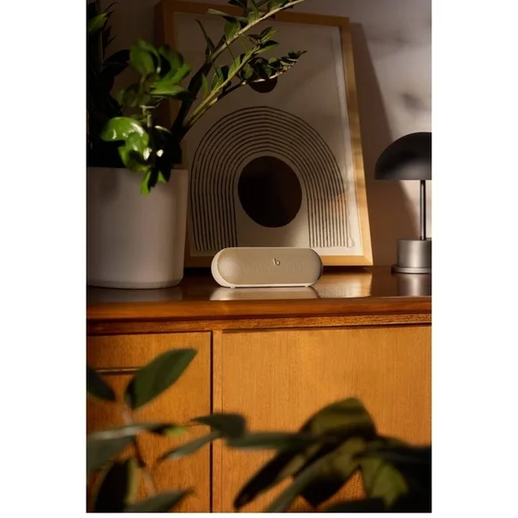 Beats by Dre Portable Speaker - Gold - Picture 9 of 10